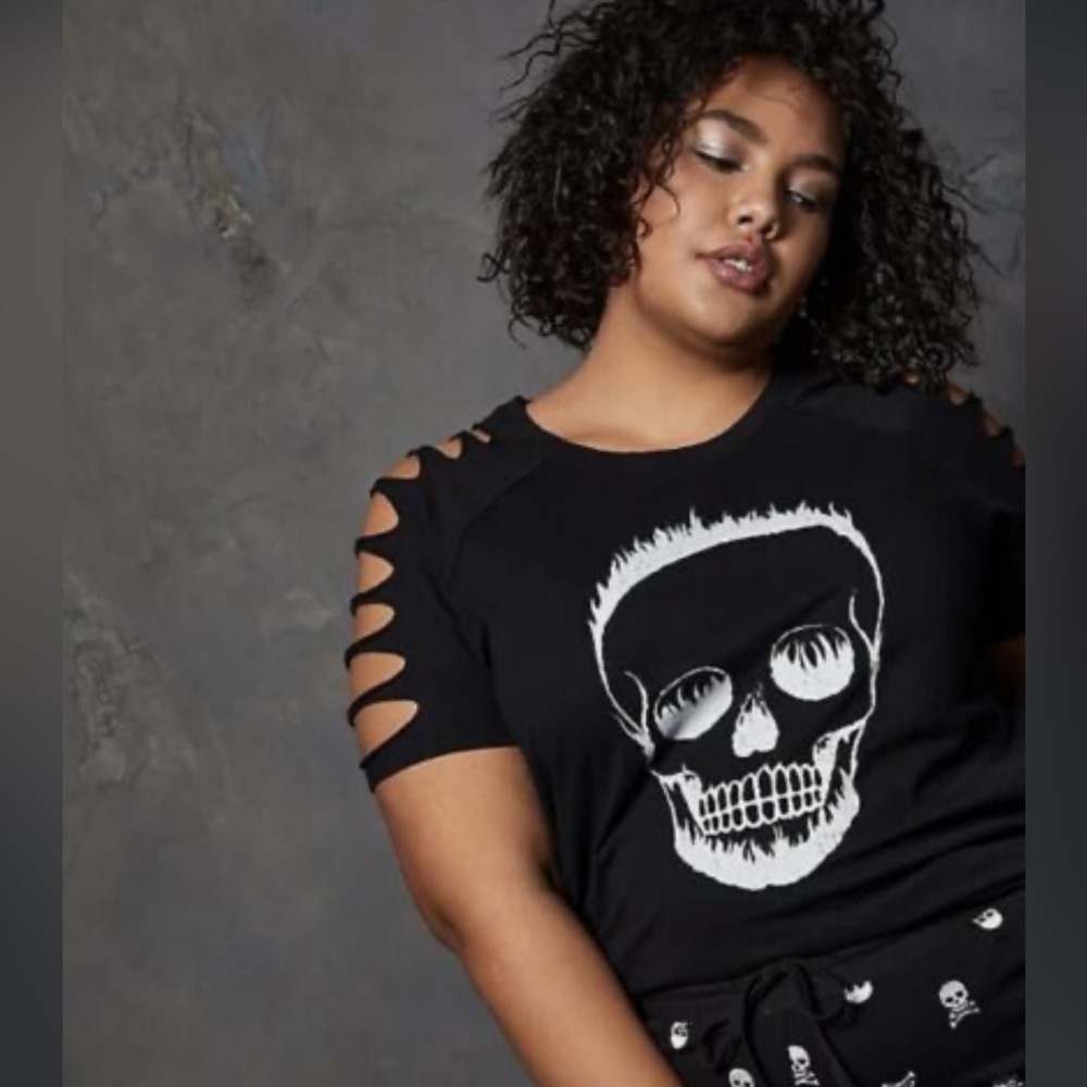 Torrid LoveSick Black Wash Skull Slash Tee 3X